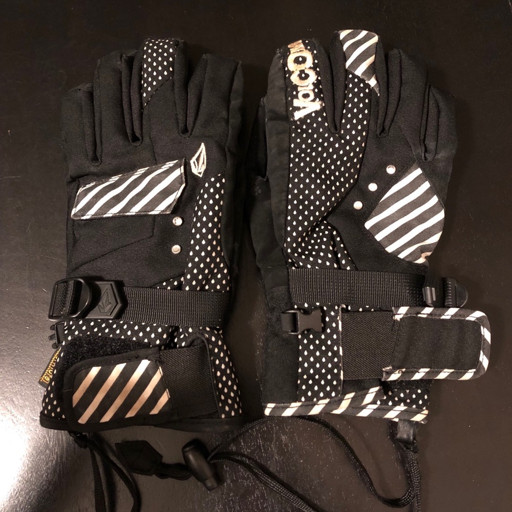 Volcom ski gloves